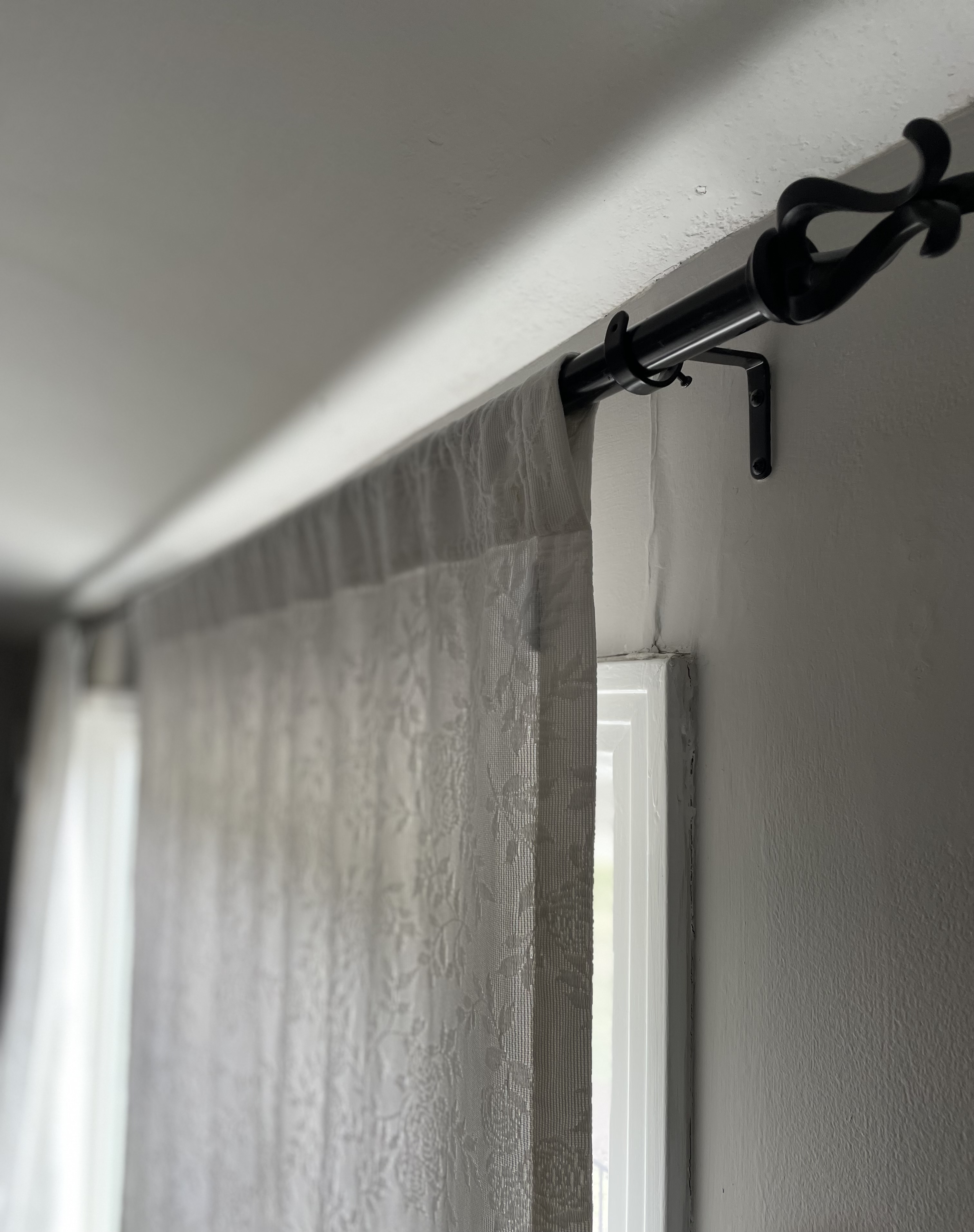 Curtains and drapes installation